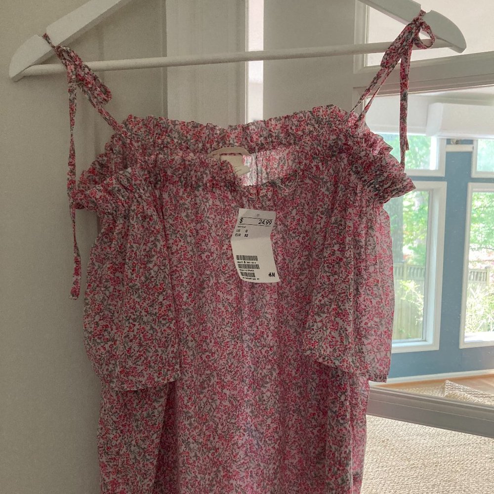 H&M Off the Shoulder Floral Top NWT size 0